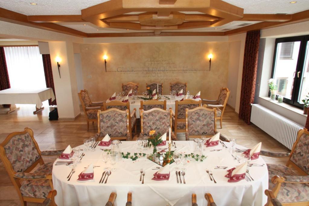 Landhotel Zur Kanne Neresheim Exteriör bild